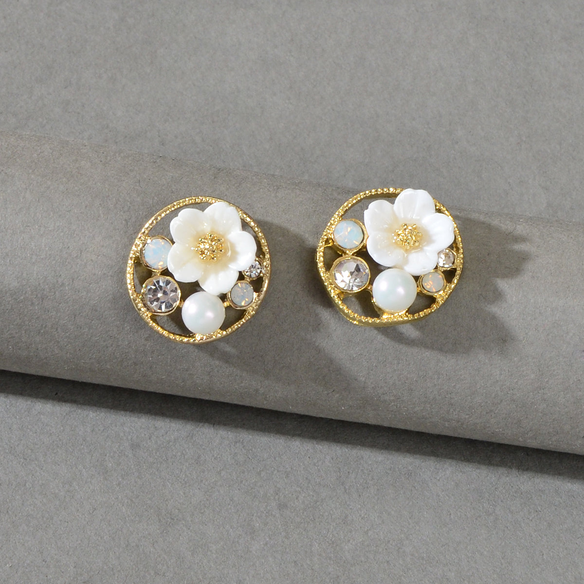 Elegant White Flower Rhinestone Decoration Hollow Round Pierced Stud Earrings
