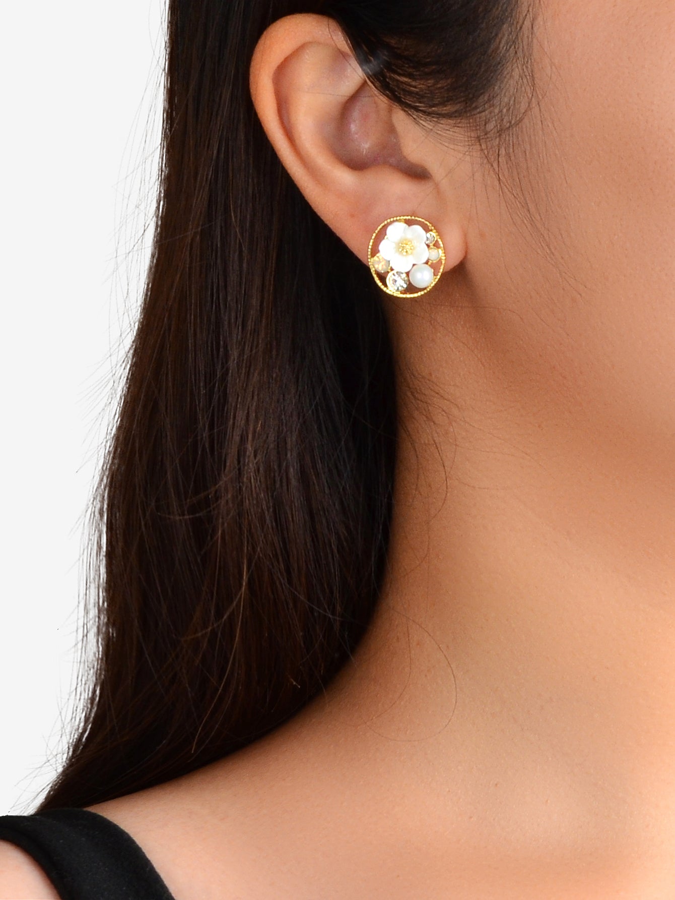 Elegant White Flower Rhinestone Decoration Hollow Round Pierced Stud Earrings