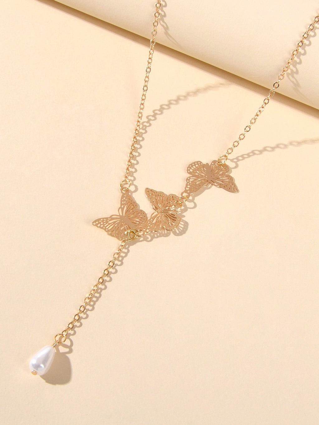 Designer Gold Butterfly Pearl Charm Personality Long Chain Dangle Y Necklace