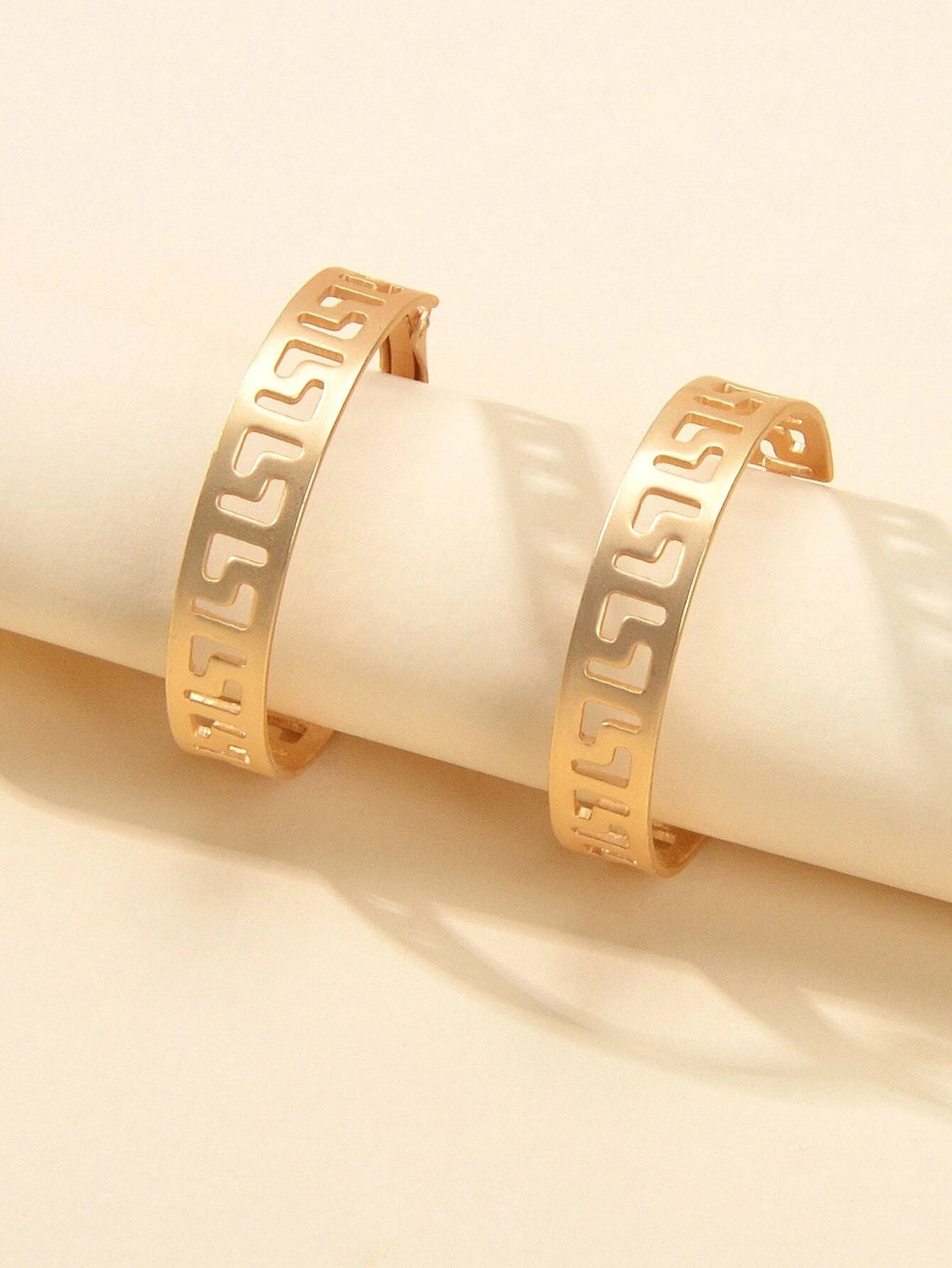 Women Gold Metal Hollow out Geometric Big Hoop Statement Earrings Accessories-2