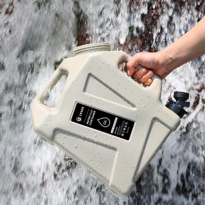 NNETM Outdoor Water Bucket with Spigot-2