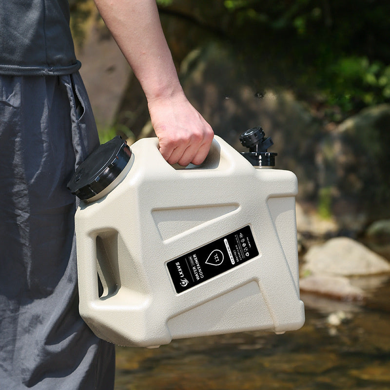 NNETM Outdoor Water Bucket with Spigot-1