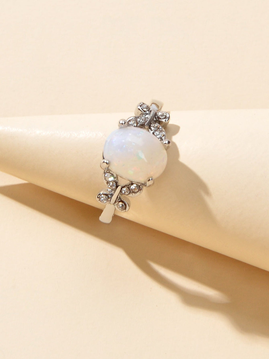 Retro Textured Jewellery Band Rhinestone Simulant Opal Butterfly Wedding Ring