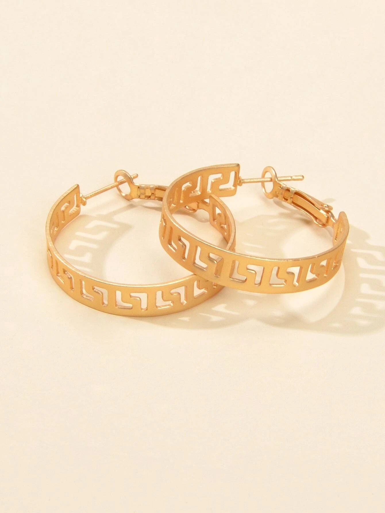 Women Gold Metal Hollow out Geometric Big Hoop Statement Earrings Accessories-3