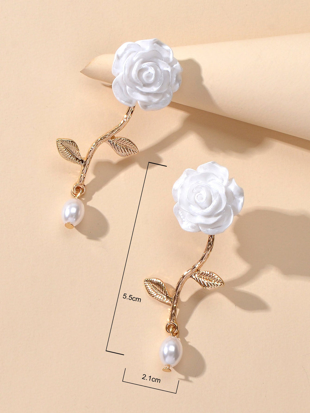 Elegant Resin Flower Leaf Pearl Charm Dangling Classic Stunning Bridal Earrings