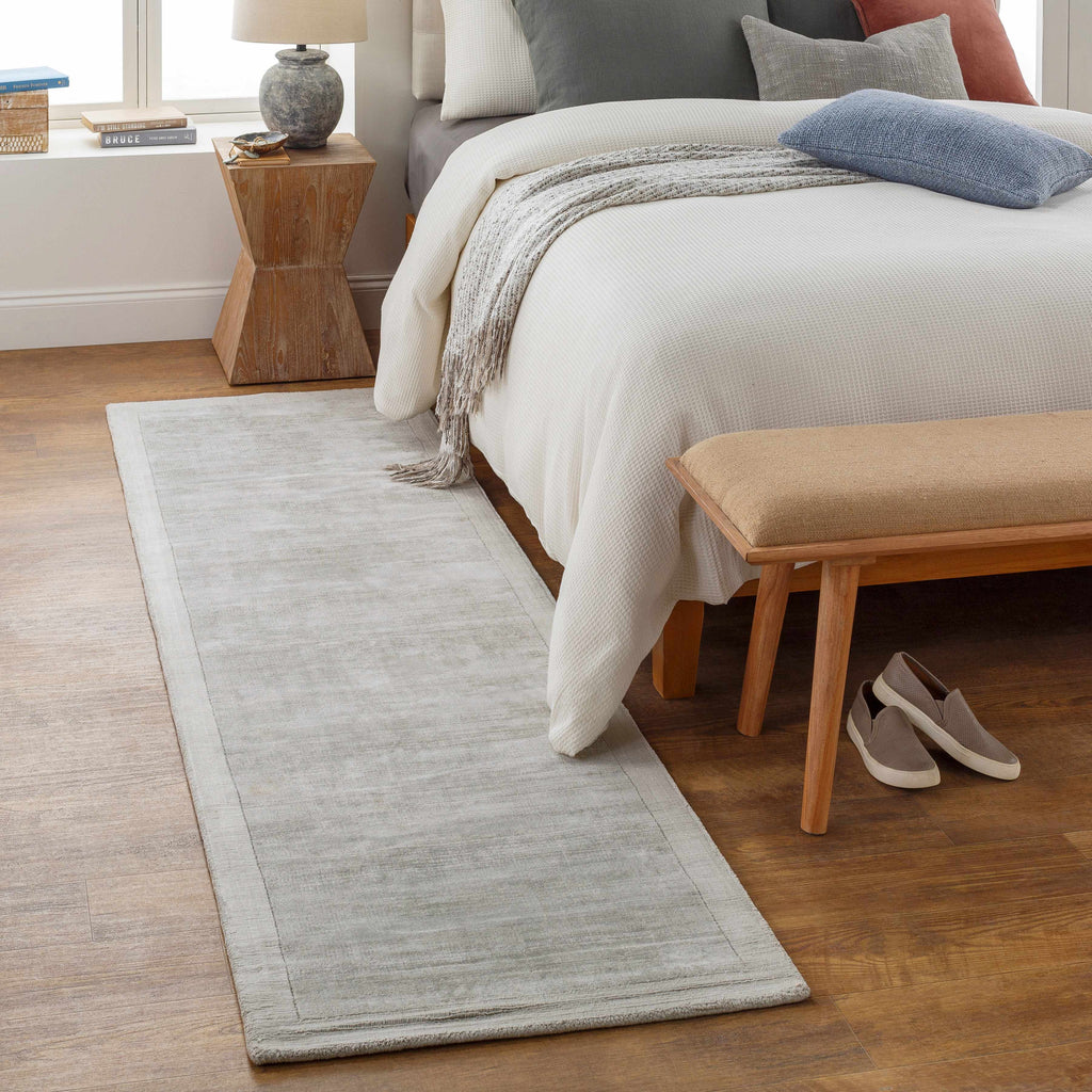 Niota Sheen Light Gray Premium Rug